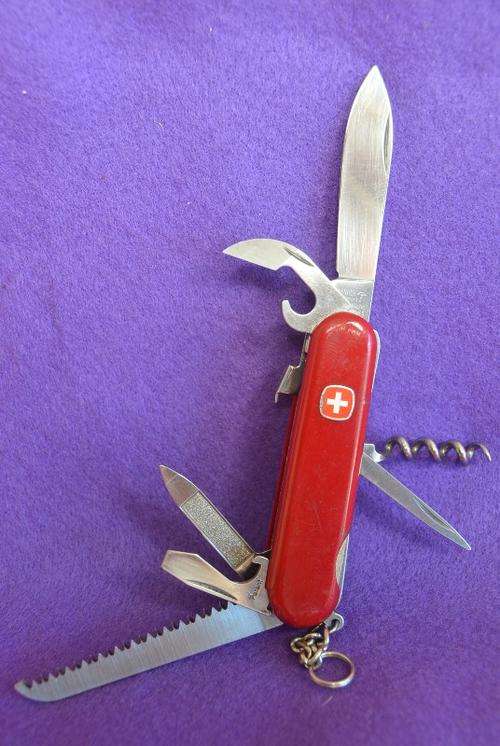 Swiss Army Knife .Wenger - Classic 13 - lock blade