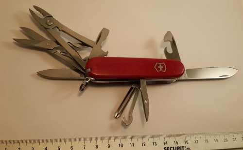 Victorinox -Deluxe Tinker Swiss Army Knife Red   Scales number 2826