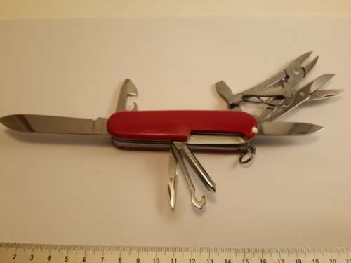 Victorinox -Deluxe Tinker Swiss Army Knife Red   Scales number 2826