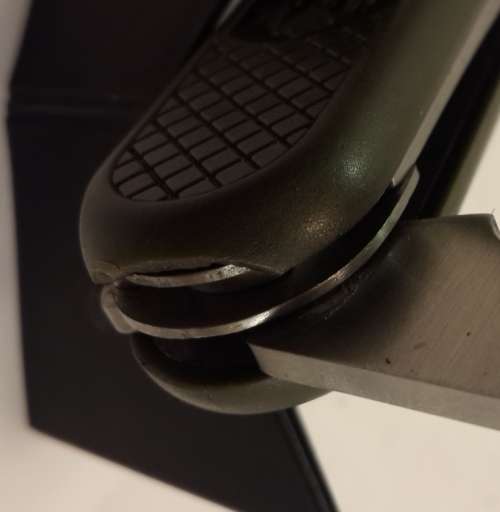 Pocket Knife Stainless  Spain  Army Colour with crest on scale Blade 77mm