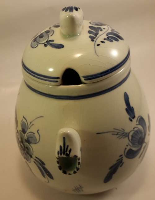 Delft Blue Honey or sugar Bowl