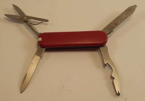 Victorinox Swiss Army Knife - Rambler   Handy Pocket Tool
