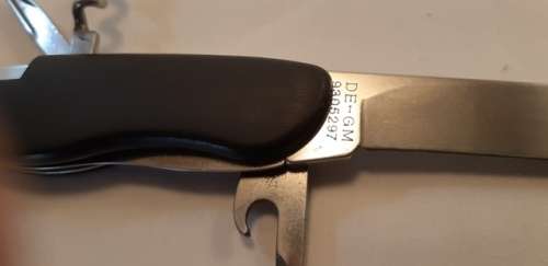 Victorinox Swiss Army Knife 111 mm  Nomad older model blades have been sharpend