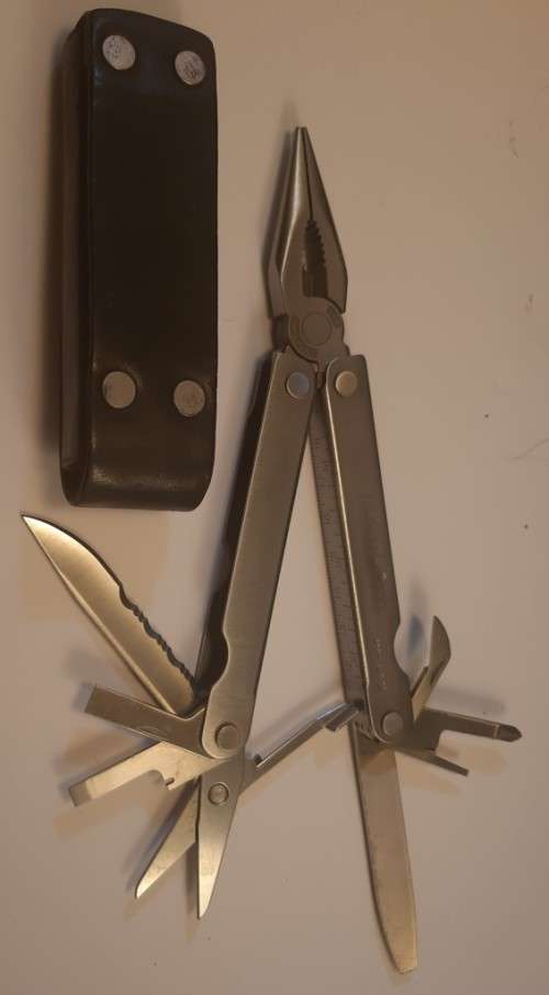 Leatherman PST 2  Retired Good condition year 97  With Leather Pouch Collectable