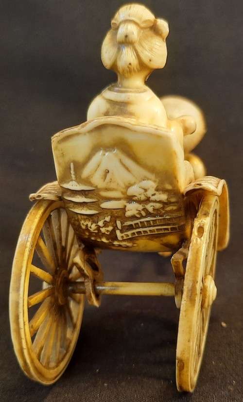 Trinket carved Japanese Rikshaw Hight 8 cm x 10cm