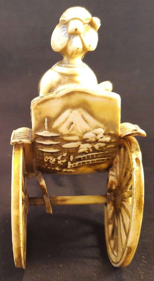 Trinket carved Japanese Rikshaw Hight 8 cm x 10cm