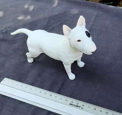 Bull terrier Dog figurine Hight 13 cm by Length 17 cm Border fine art