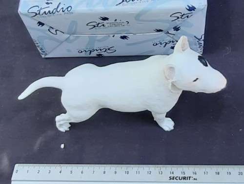 Bull terrier Dog figurine Hight 13 cm by Length 17 cm Border fine art