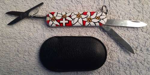 Swiss Army Knife .Victorinox- Classic  SD Edelweis 58 mm