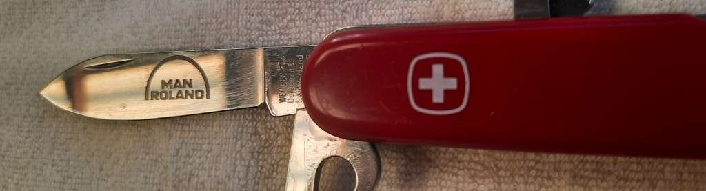 Swiss Army Knife Wenger - Commander Discontinue collectable Man Roland logo on Main blade