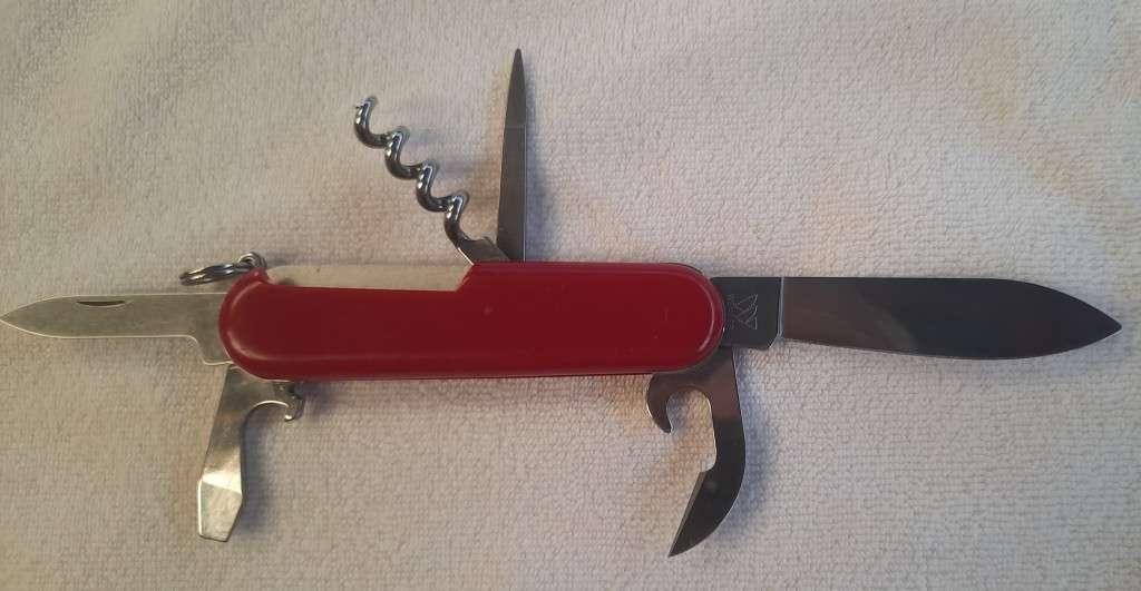 Swiss Army Knife Wenger - Commander Discontinue collectable Man Roland logo on Main blade