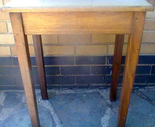 COLLECT IN PRETORIA - SMALL SAP OFFICE TABLE - COLLECT IN PRETORIA!