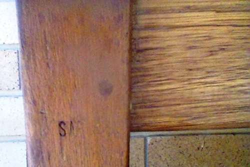 COLLECT IN PRETORIA - SMALL SAP OFFICE TABLE - COLLECT IN PRETORIA!