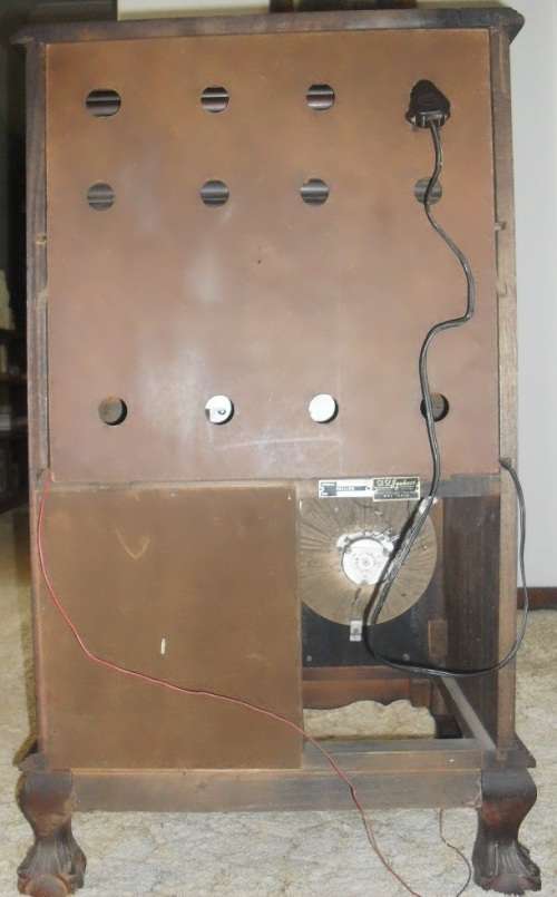 BUYER TO COLLECT IN PRETORIA! - EARLY 1950's "ROLL TOP" PHILIPS RADIO & TURNTABLE COMBINATION.
