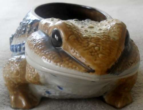 DECORATIVE "TOAD" VASE - 1970's.