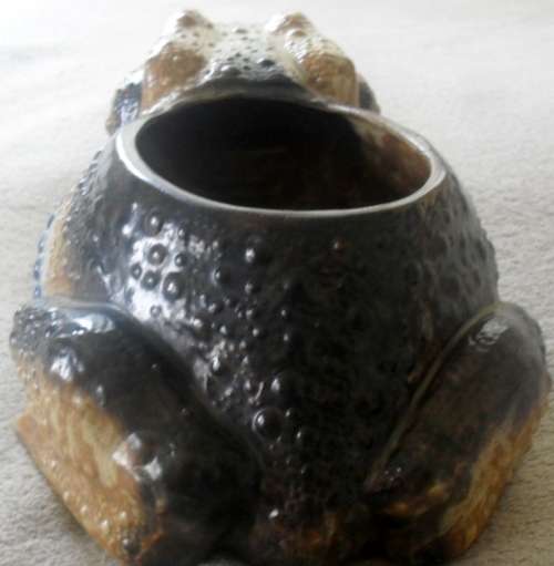 DECORATIVE "TOAD" VASE - 1970's.