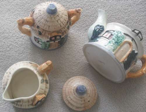 JAPANESE MADE NOVELTY TEA SET - 1950's!