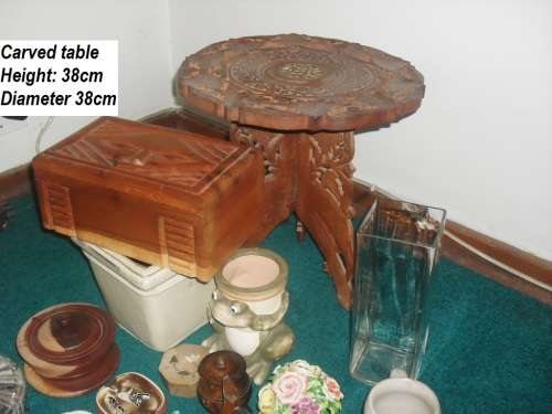 BUYER TO COLLECT IN PRETORIA - GROUP OF ORNAMENTS AND GOODIES!