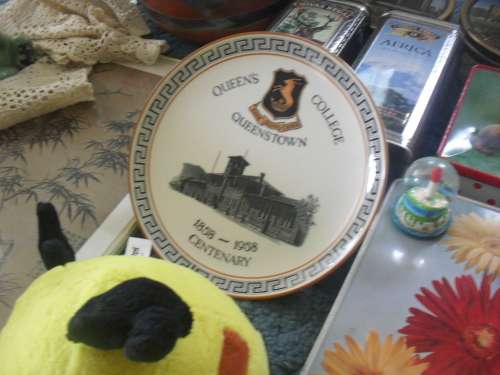 BUYER TO COLLECT IN PRETORIA - GOODY LOT AS ILLUSTRATED!