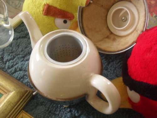 BUYER TO COLLECT IN PRETORIA - GOODY LOT AS ILLUSTRATED!