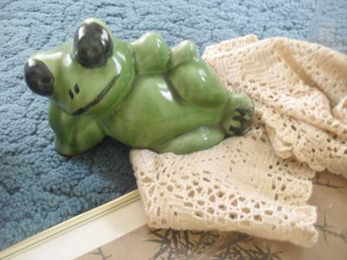 BUYER TO COLLECT IN PRETORIA - GOODY LOT AS ILLUSTRATED!