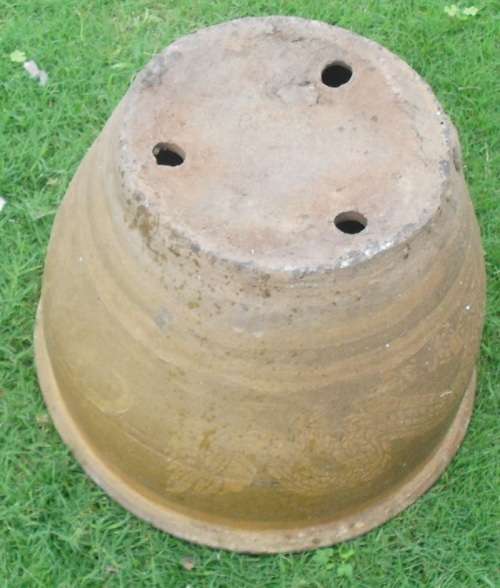 BUYER TO COLLECT IN PRETORIA - SINGAPORE "DRAGON POT"!