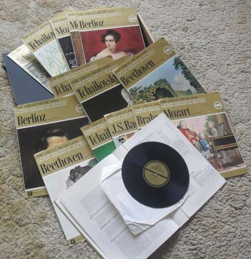 "THE GREAT MUSICIANS" - BOX FOLDER, 15 ISSUES - AS ILLUSTRATED!