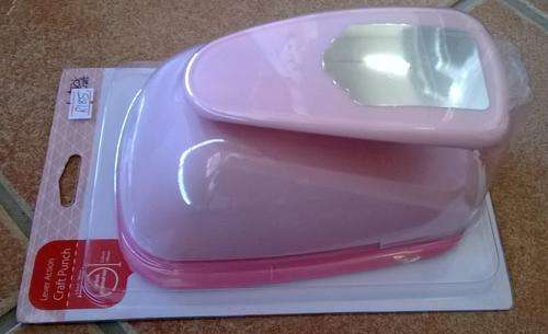 PUNCH FOR CUTTING LARGE TAG AS ILLUSTRATED - PLEASE VIEW ILLUSTRATIONS.