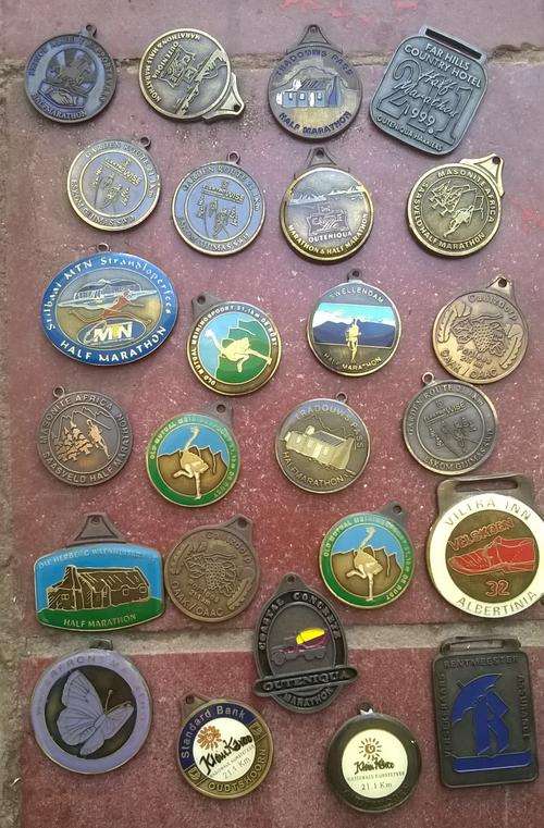 25 MEDALS - "HALF MARATHON" - DESCRIPTION IMPORTANT!