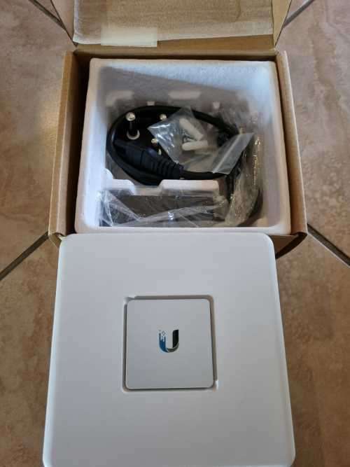Ubiquiti - Unifi Security Gate (USG 3P)