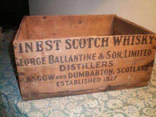 VINTAGE WHISKY BOX WITH CLEAR SIGNAGE - GEORGE BALLANTINE & SON