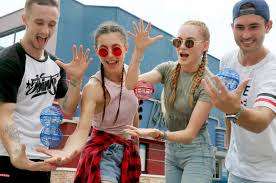 Flynova Pro Spinner with Endless Tricks Flying Pro Spinner with Endless Tricks - RED