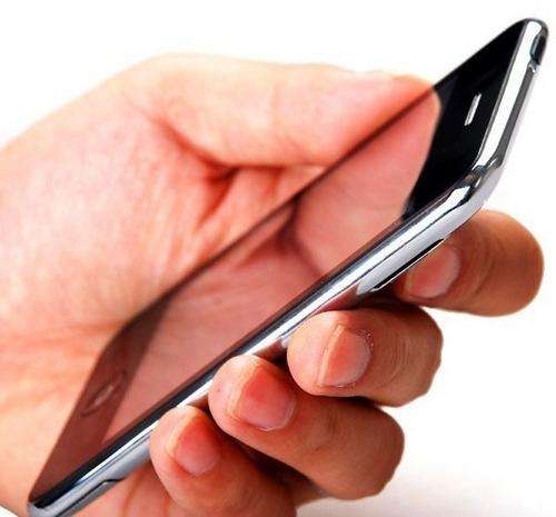 Super Slim 8.5 mm  Cell Phone with 3.5" Touch Screen, WiFi, Skype, MSN, Java 2GB storage