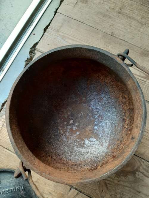 Falkirk size 1\2 potjie pot