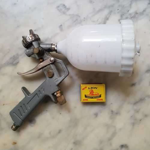 Spray guns lot