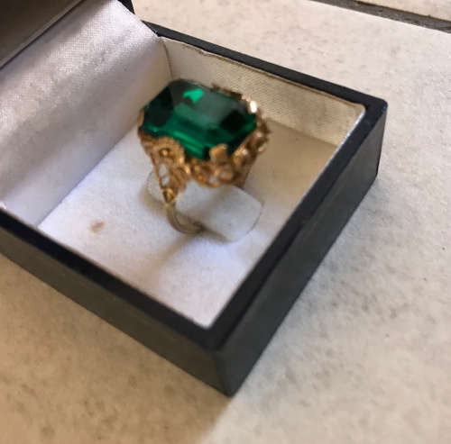!!!R1 Start!!!! Vintage Synthetic Emerald Gold Ring Ring !!!
