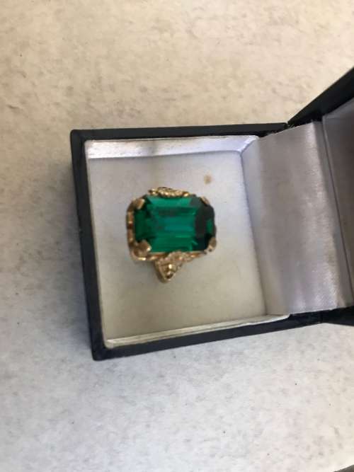 !!!R1 Start!!!! Vintage Synthetic Emerald Gold Ring Ring !!!