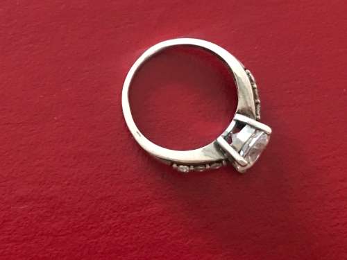 !! Stunning Sterling Silver (925) Ring !!