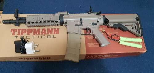 TIPPMANN BASIC TRAINING M4 Camo Airsoft Rifle (MINT Condition and In original box)