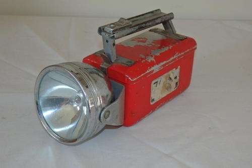 AN AWESOME VINTAGE "RAY-O-VAC" HUNTER #941 HAND HELD FLASHLIGHT/ TORCH