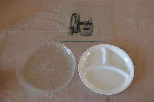 THREE GORGEOUS ASSORTED GLASS AND PORCELAIN PLATTERS IN EXCELLENT CONDITION bid/platter