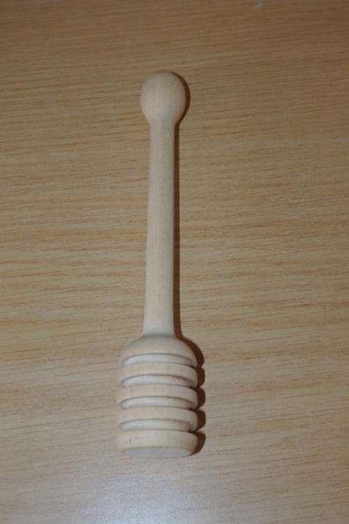 AN AWESOME WOODEN HONEY/ SYRUP DIPPING "SPOON" IN FANTASTIC CONDITION