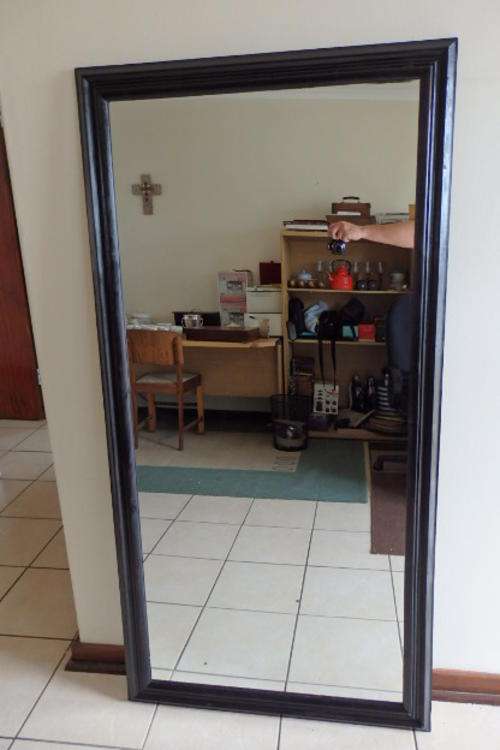 A STUNNING LARGE (800mm x 1605mm) SOLID WOODEN FRAMED DRESSING ROOM/ FOCAL MIRROR IN GREAT CONDITION