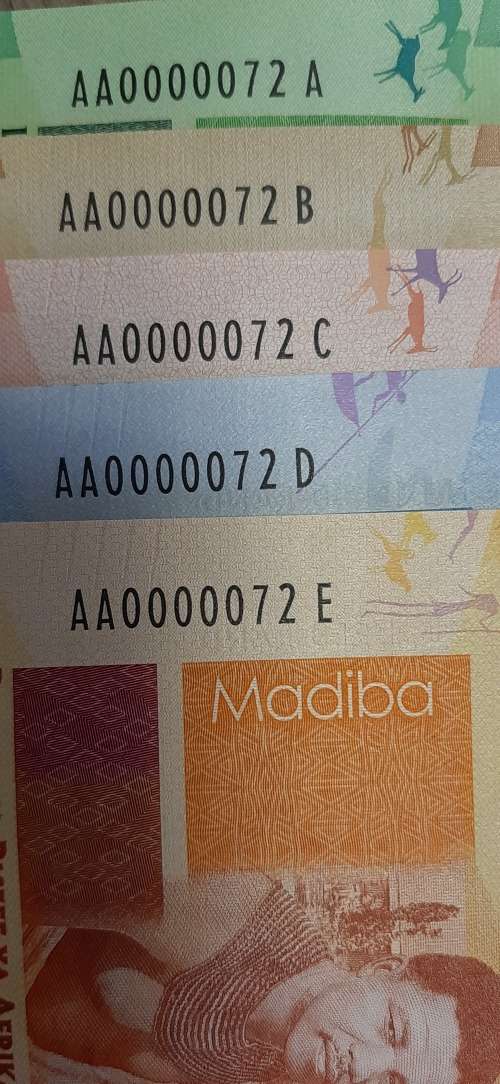 WOW WOW Low number sequence AA CENTENARY notes Start at R1 with no reserve
