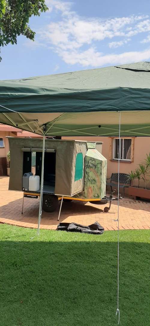 CAMPER/Caravan with optional extra Gazebo