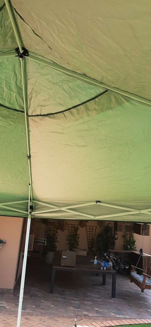 CAMPER/Caravan with optional extra Gazebo