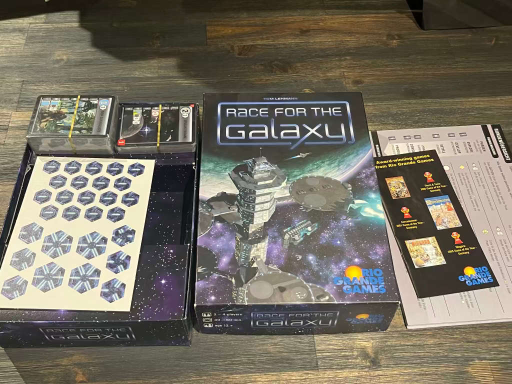 Race for the Galaxy (2007) Board Game (Contents Sealed and Unpunched)