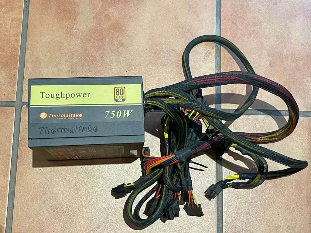 Thermaltake Toughpower 750w Gold Power Supply