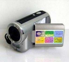 ***LATEST MODEL - DV137*** WORLD'S SMALLEST 3.1MP Mini Digital Camcorder with 4 X Digital Zoom