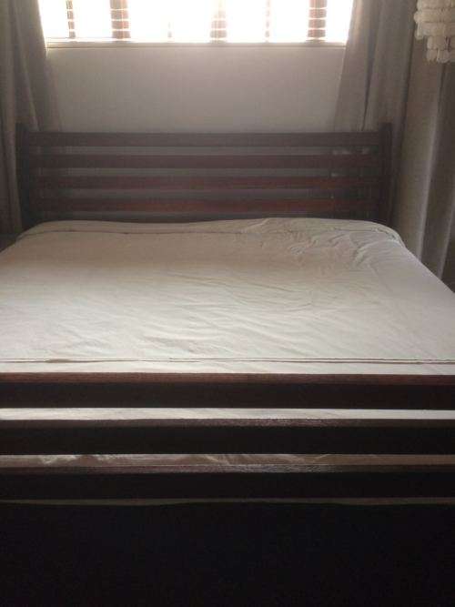 Solid Mahogonay King size sleigh bed